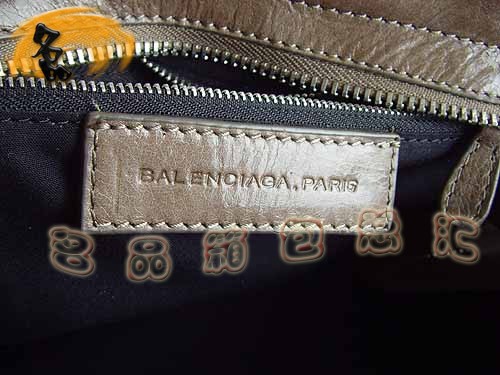 084332A BALENCIAGA(jng)r(sh)Ůʿб ҙC(j)܇ ¿ţƤ