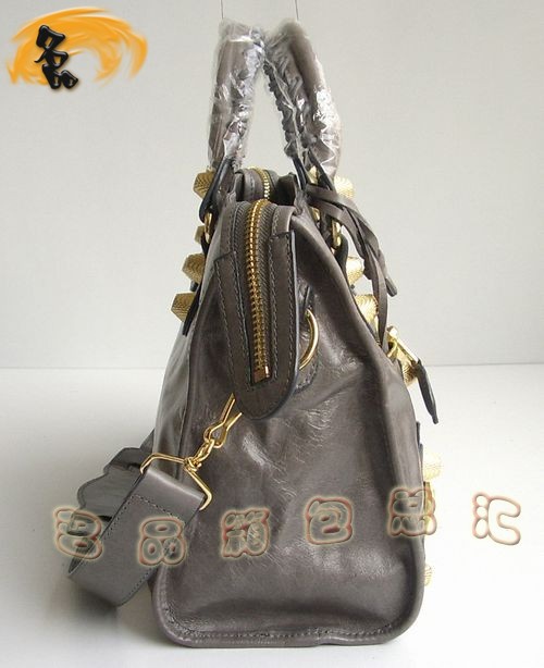 084332B ۿ (jng)C܇ BALENCIAGA һɫţƤб