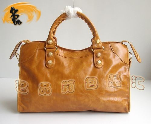 084338B ҽ(jng)C܇ BALENCIAGAţƤб rŮʿ