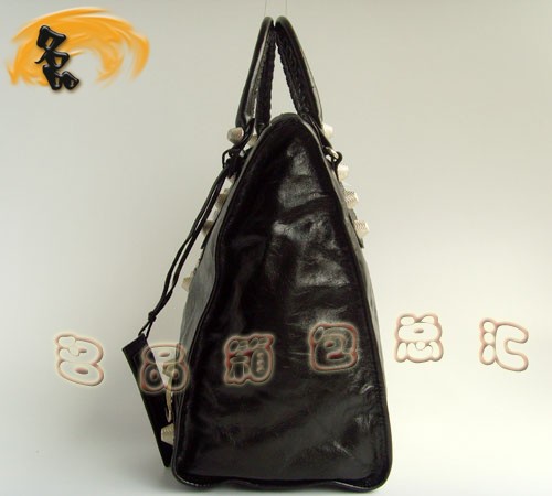 084334A (jng)AŮʿ BALENCIAGAC(j)܇ ҕr(sh)e