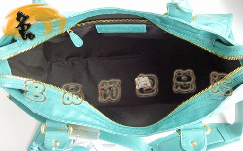 084328B BALENCIAGA r(sh)Ůʿ{(ln)ɫţƤ (jng)C(j)܇ ¿Ůʿб