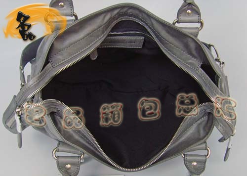 084332A Ʒ| BALENCIAGAreŮʿб ҙC܇ 