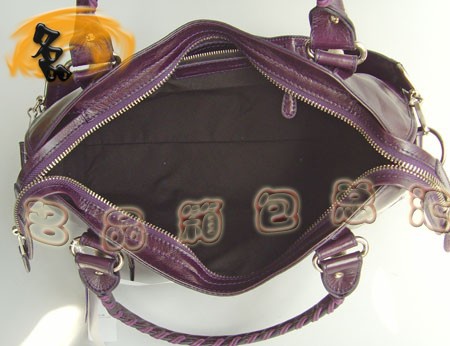 084332A ɫţƤ BALENCIAGA(jng)C܇ eŮʿб
