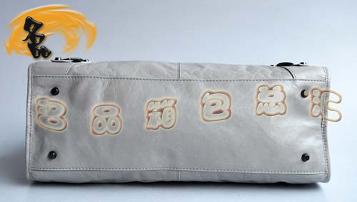 084328 AţƤreŮʿ BALENCIAGA ҙC܇ ҰɫŮ