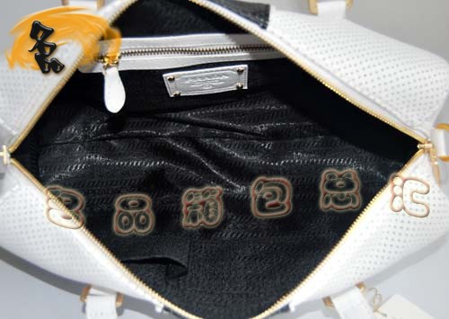 5647 Pradaμ Prada¿ƴɫСţƤŮ Prada(jng) ɫ
