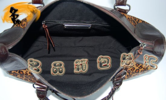 084324 BalenciagaŮ  M(jn)ţƤ(jng)r(sh)Ů ɫ