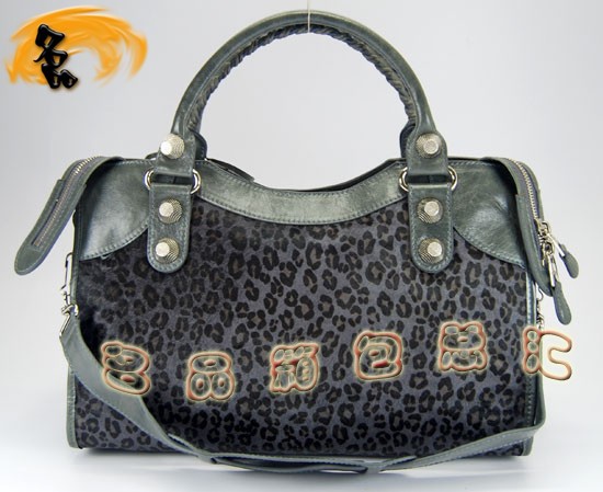084332A Balenciagaμ ҙC܇ MţƤ(jng)Ů yɫ