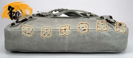 103208  ҙC(j)܇ Balenciagaμ M(jn)Ƥr(sh)Ů  \ɫ