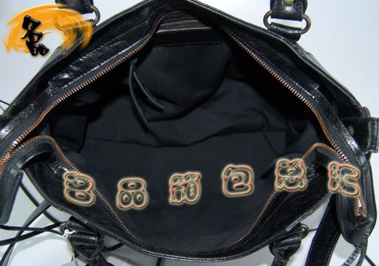 084616  ҆μ BalenciagaC(j)܇(ch) M(jn)ţƤ(jng)r(sh)Ů ɫ