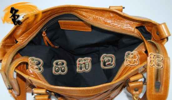 084616  BalenciagaC(j)܇ ҆μ M(jn)ţƤ(jng)rŮ  ɫ