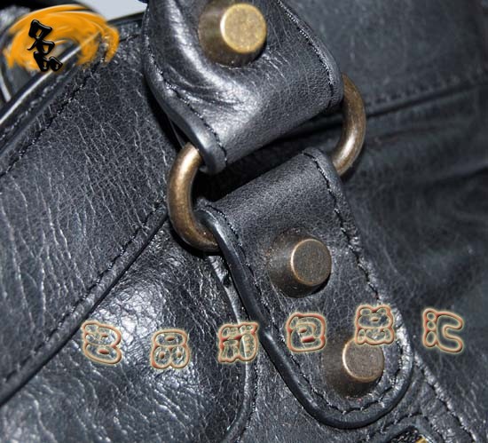 103208  Balenciagaμ ҙC(j)܇ M(jn)Ƥr(sh)Ů  ɫ