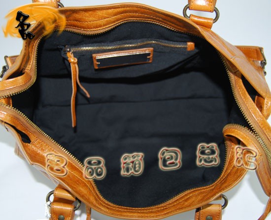 115748S   BalenciagaC(j)܇(ch) M(jn)Ƥr(sh)Ů μ ɫ