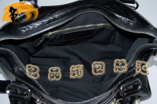 173084A  Balenciaga ҆μ M(jn)ţƤ(jng)r(sh)Ů C(j)܇ ɫ