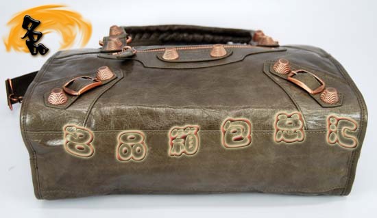 173084C  Balenciaga M(jn)ڸߙnţƤ(jng)r(sh)Ů ҆μ C(j)܇(ch) yɫ