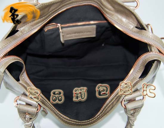 173084C  Balenciaga M(jn)ڸߙnţƤ(jng)r(sh)Ů ҆μ C(j)܇(ch) yɫ