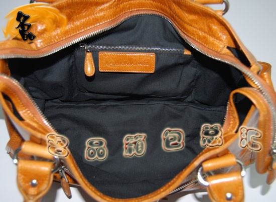 173084A  Balenciaga ҆μ M(jn)ţƤ(jng)r(sh)eŮ C(j)܇ ɫ