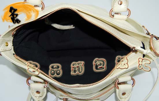 240557C  ҆μ BalenciagaC(j)܇ M(jn)Ƥr(sh)Ů  װɫ