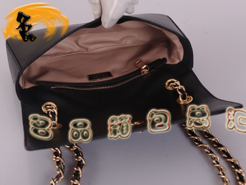 BT0750  Pradaμ M^ţƤŮ ¿Ůʿe _б ɫ
