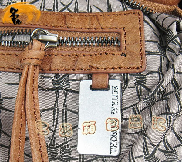 0157  ȫƤr(sh)Ů t^ THOMAS R˹¿μ THOMAS WYLDE