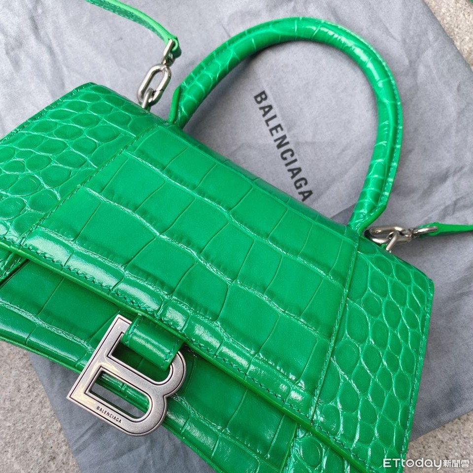 BALENCIAGA  DӛUvz