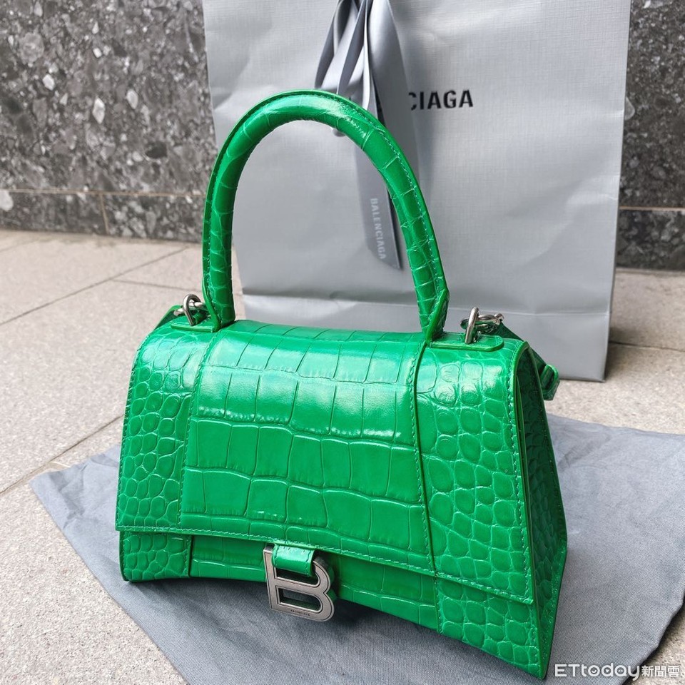 BALENCIAGA  DӛUvz